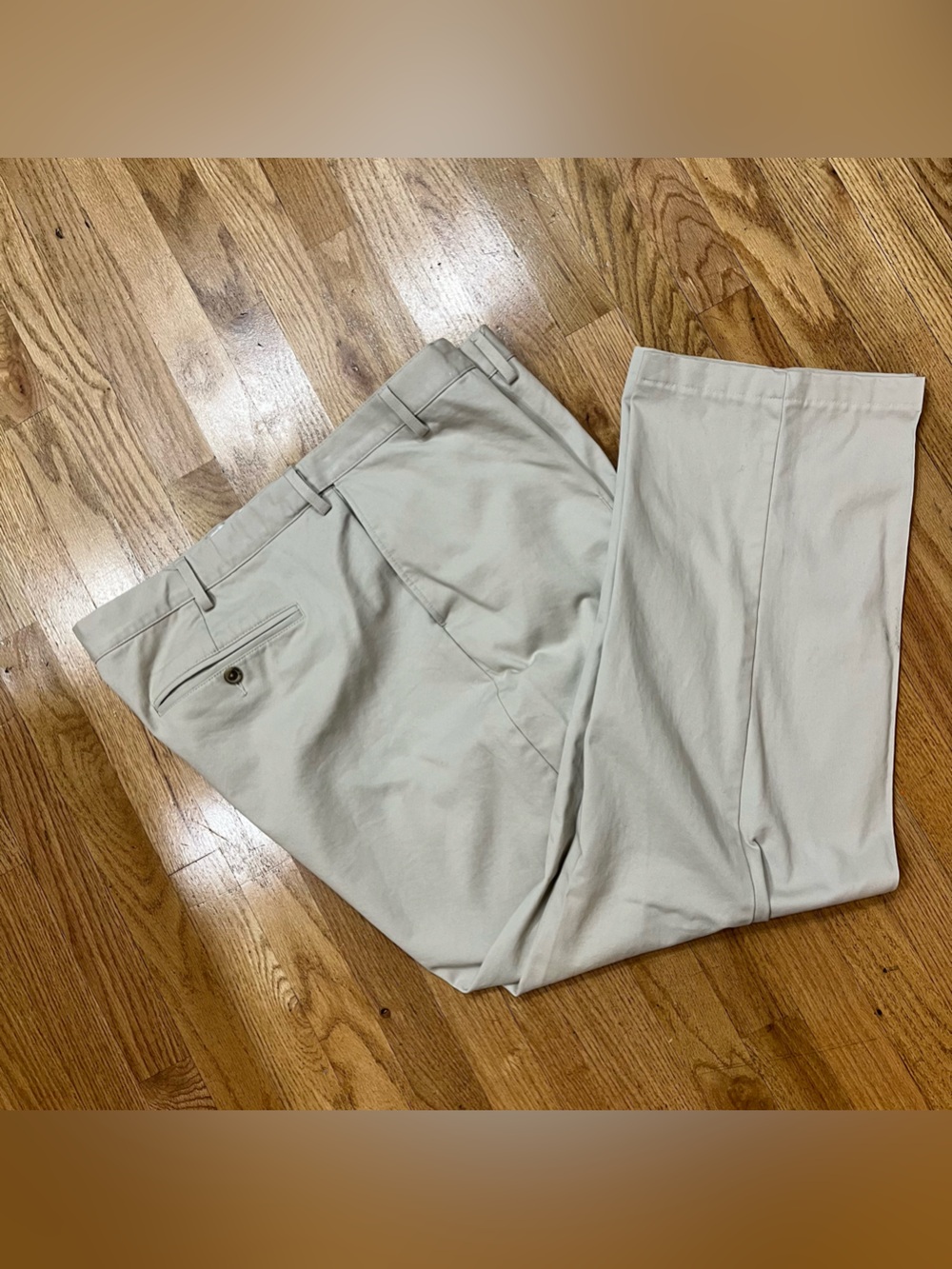 46T Lands’ End Khaki Pants. EUC. 100% Cotton Flat Front. Pintuck Crease, No Iron